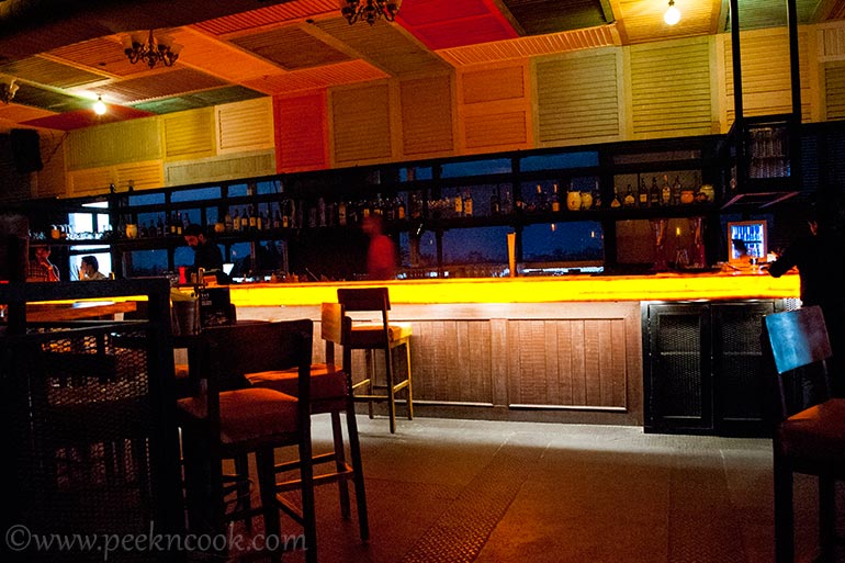Hyper Local - bar with nightlife, live music private dining