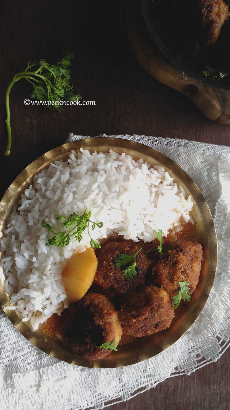 Kanchakola Or Plantain Kofta Curry