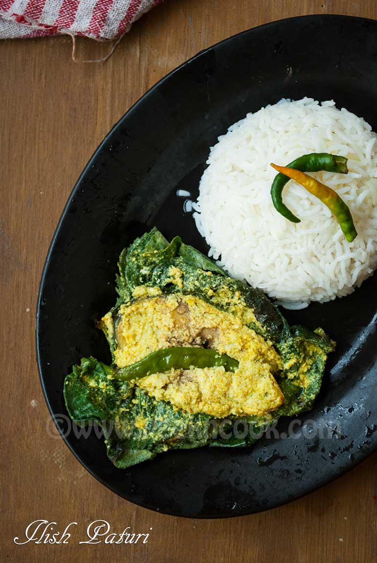 Ilish Macher Paturi | Easy Recipes to Peek and Cook | PeekNCook